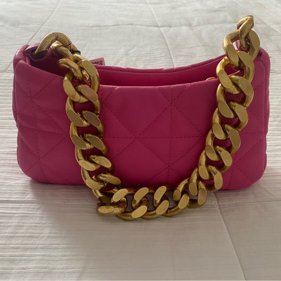 Quilted chain shoulder bag - Picture 7 of 7